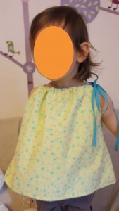 top fillette sans manches avec noeud anis a fleurs entier