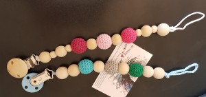 attache tétine bois et crochet fait main rouen